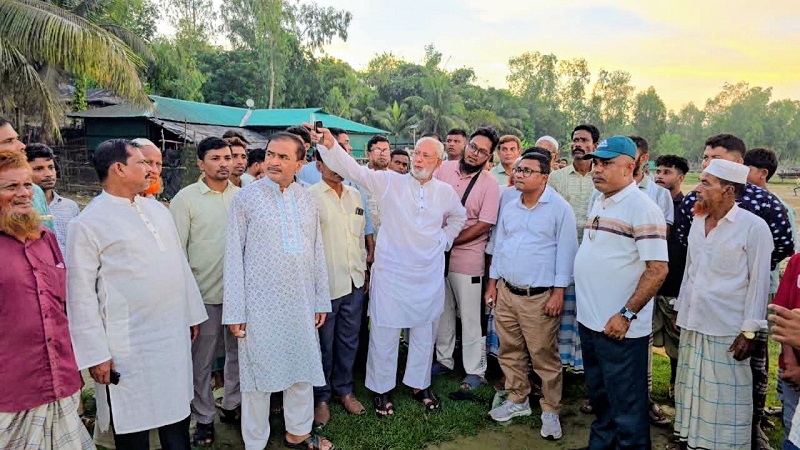 ছোট মহেশখালীতে জেটি ঘাট ও বাঁধ-সড়কের স্থান পরিদর্শনে এমপি ফরিদ